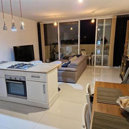 루카 Town Pent House 아파트 외부 사진